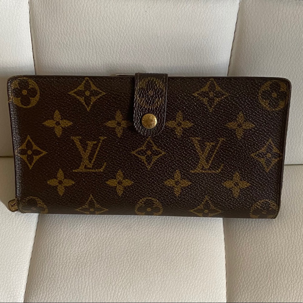 Louis Vuitton Kiss Lock Malletier Wallet